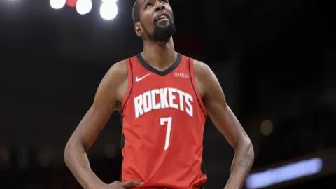 活塞大胜鹈鹕46分：墨菲49秒内伤退，锡安30分表现亮眼，麦科勒姆手感冰凉15投1中